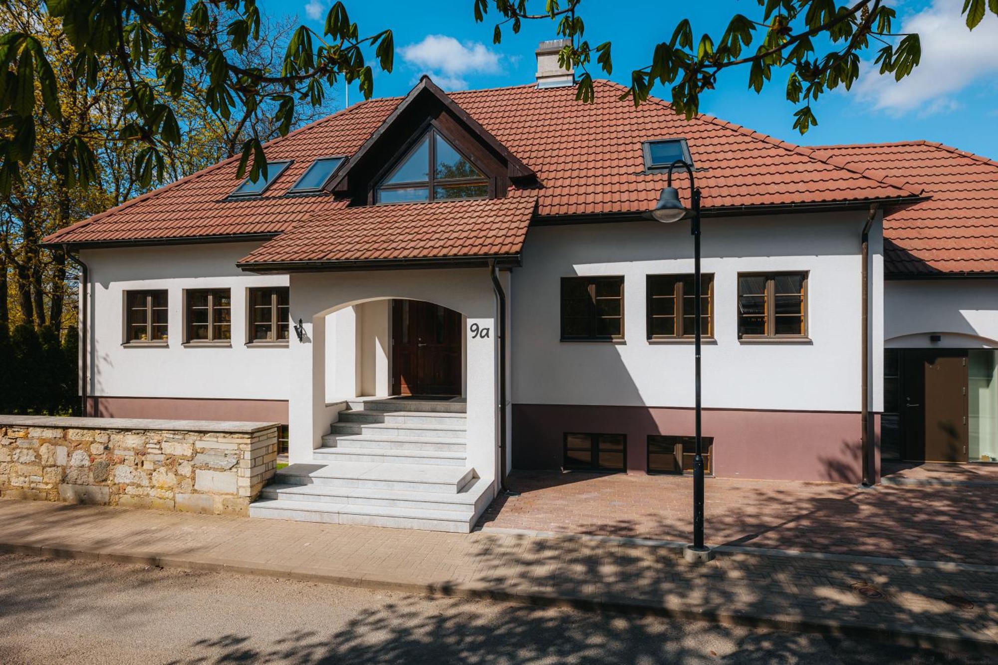 Komandandi Apartments Kuressaare Exterior photo